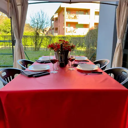 Daire Garden Apartment- Near Como