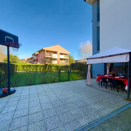 Appartement Garden Apartment- Near *