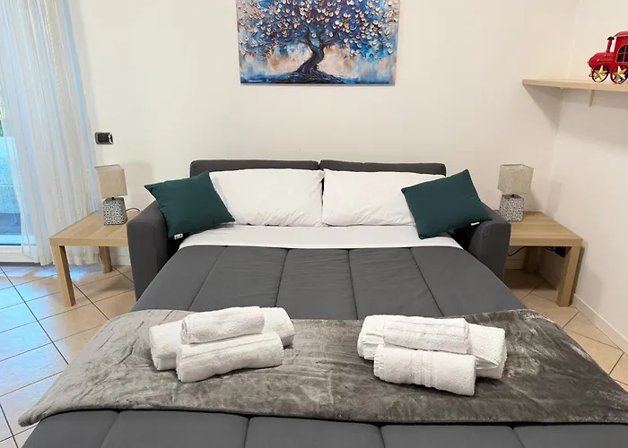 Garden Apartment- Near 公寓 *